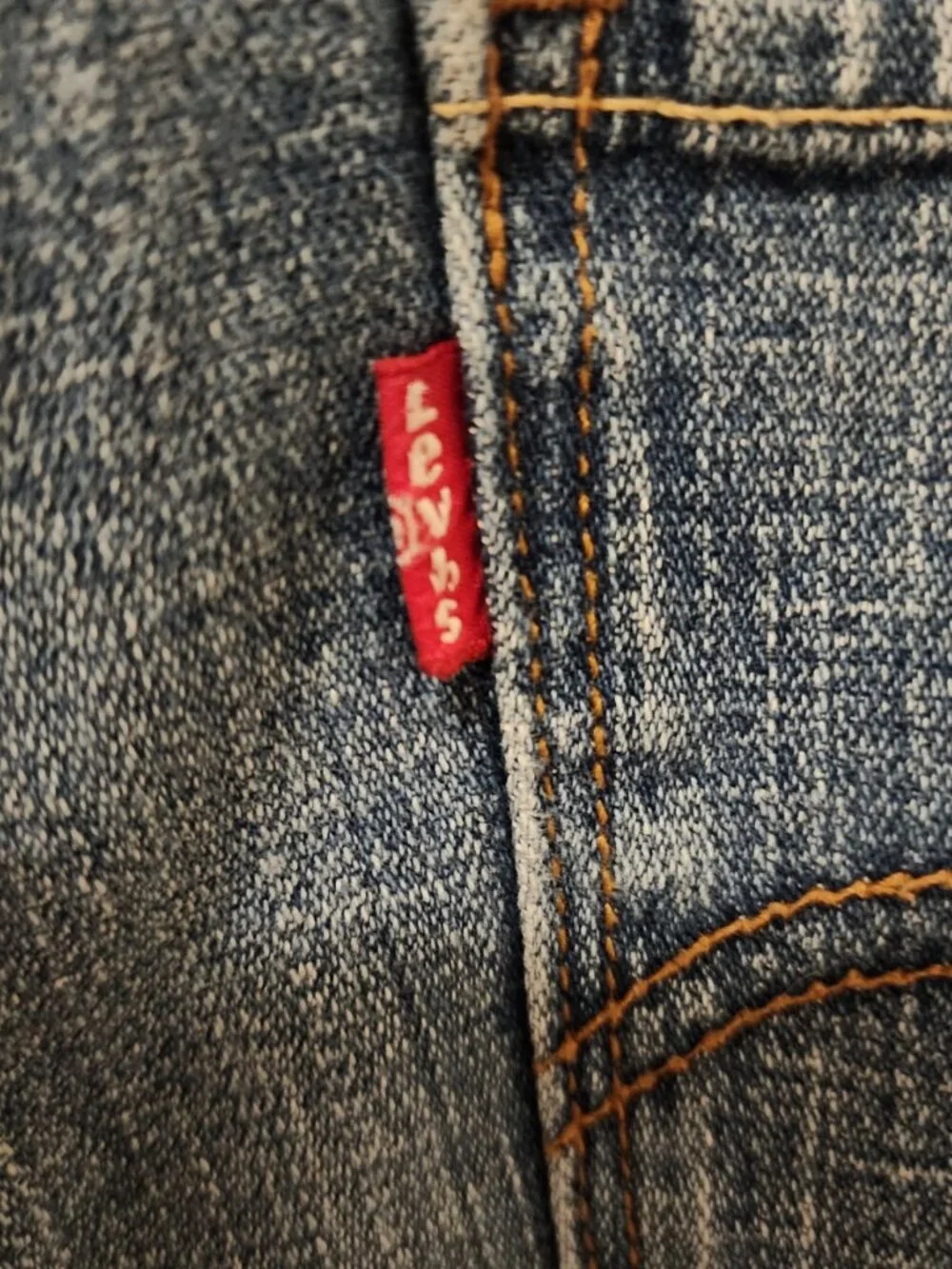 Women's LEVIs 525 Perfect Waist/ Straight Leg size 12M